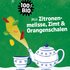 Teekanne mit Tasse, umgeben von Zitronenmelisse, Zimt und Orangenschalen, Text: "100% BIO"